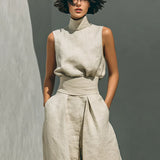 Elke - Minimalistisches Set aus ärmelloser Bluse und weit geschnittenen Baumwoll- und Leinenhosen für Frauen