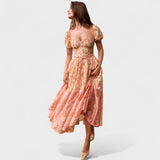 Edelgard - Korallenfarbene Blumenrobe
