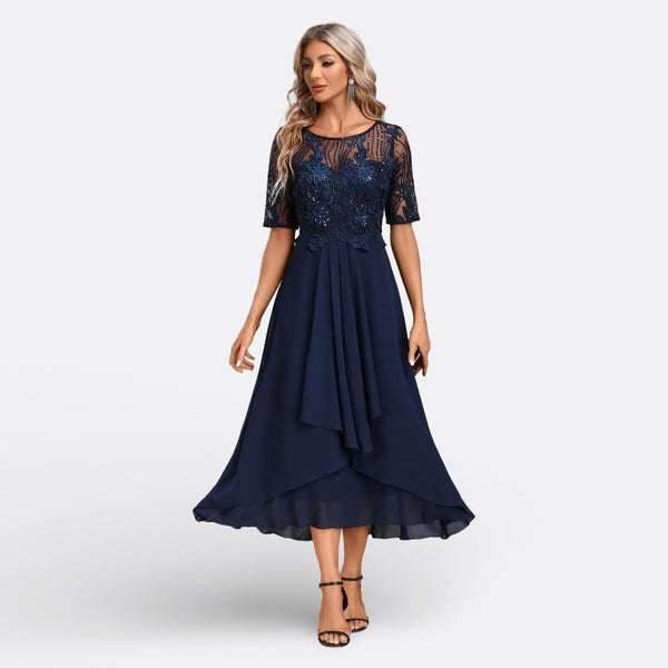 Christa - Spitzenkleid mit kurzen Ärmeln