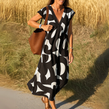 Roswitha - Fluide Robe mit V-Ausschnitt