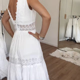 Pia - Spitzenkleid mit V-Ausschnitt