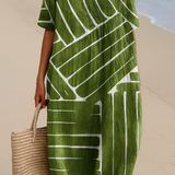 Waltraud - Grünes Kleid mit geometrischem Muster