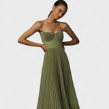 Brunhilde - Das Kleid mit Eleganz