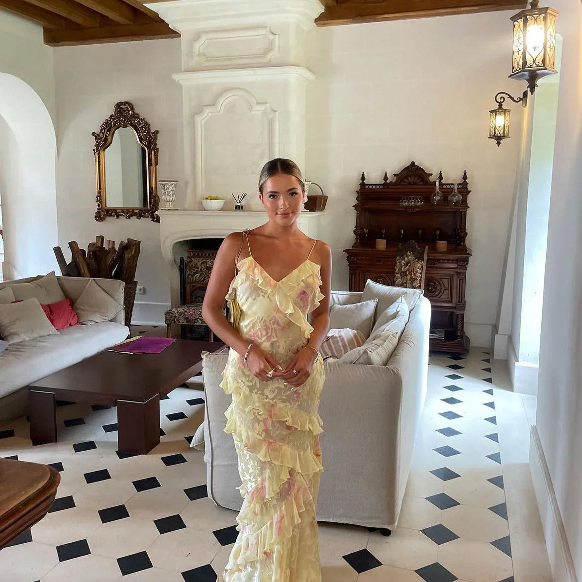 Hilde - Lange Robe mit Rüschen
