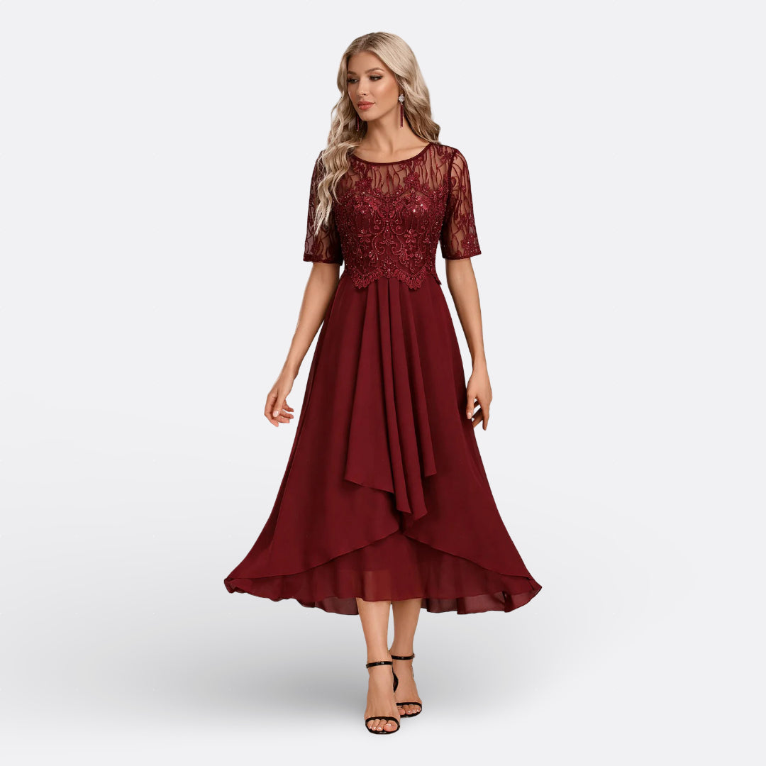 Christa - Spitzenkleid mit kurzen Ärmeln
