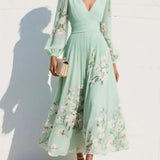 Hilde - Maxikleid aus plissiertem Chiffon mit floralem Muster