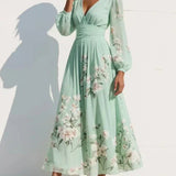 Hilde - Maxikleid aus plissiertem Chiffon mit floralem Muster