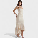 Lieselotte - Kleid mit skulpturaler Silhouette